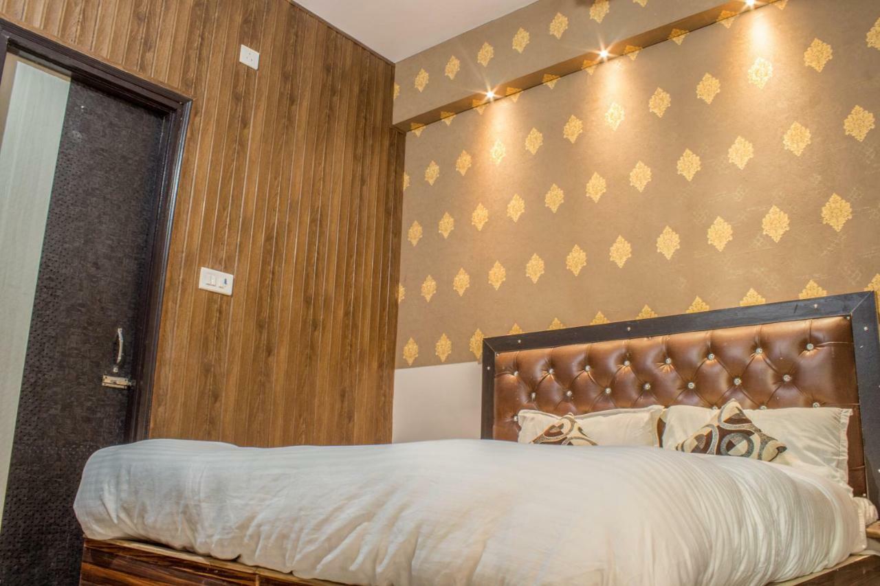 Hotel Varanasi Ganges エクステリア 写真